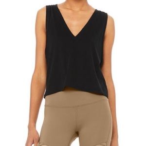 NWOT Alo Yoga Vibration Tank